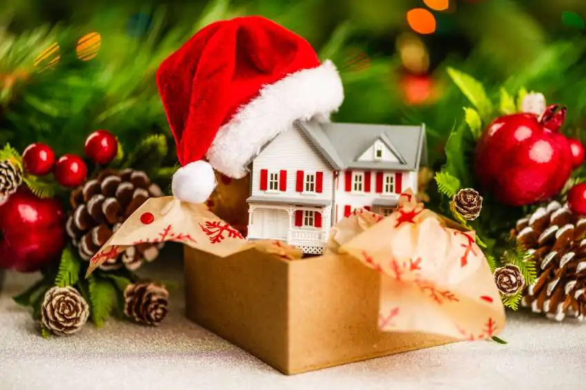 Should You List Your Home During the Holidays?